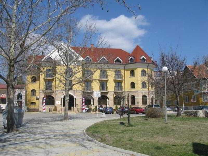 Hotel Chinar Hisarya Eksteriør billede