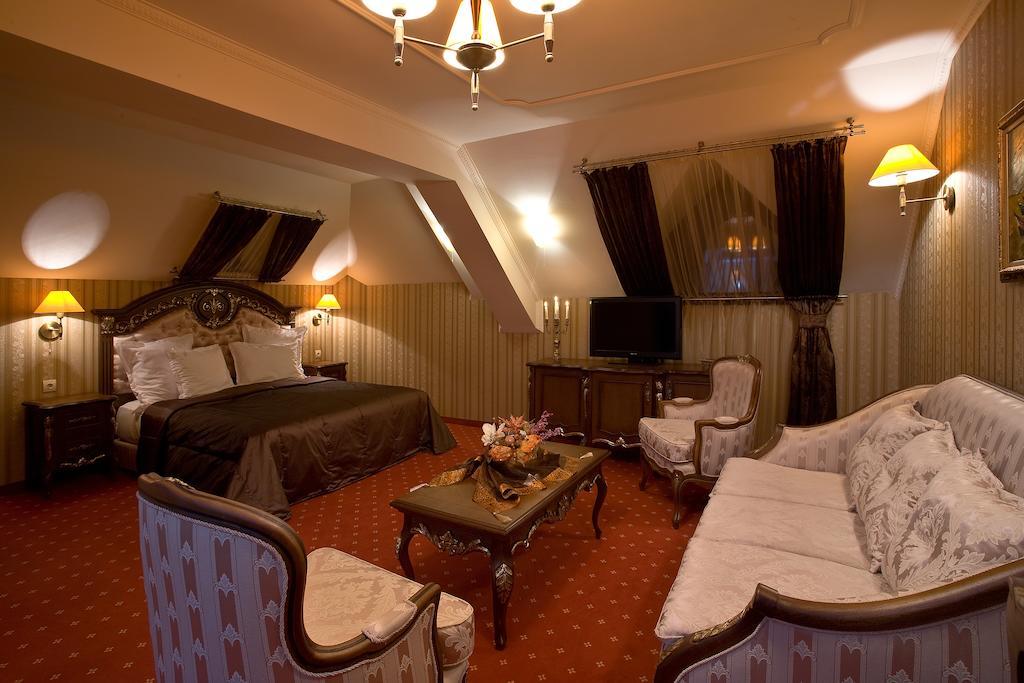 Hotel Chinar Hisarya Eksteriør billede