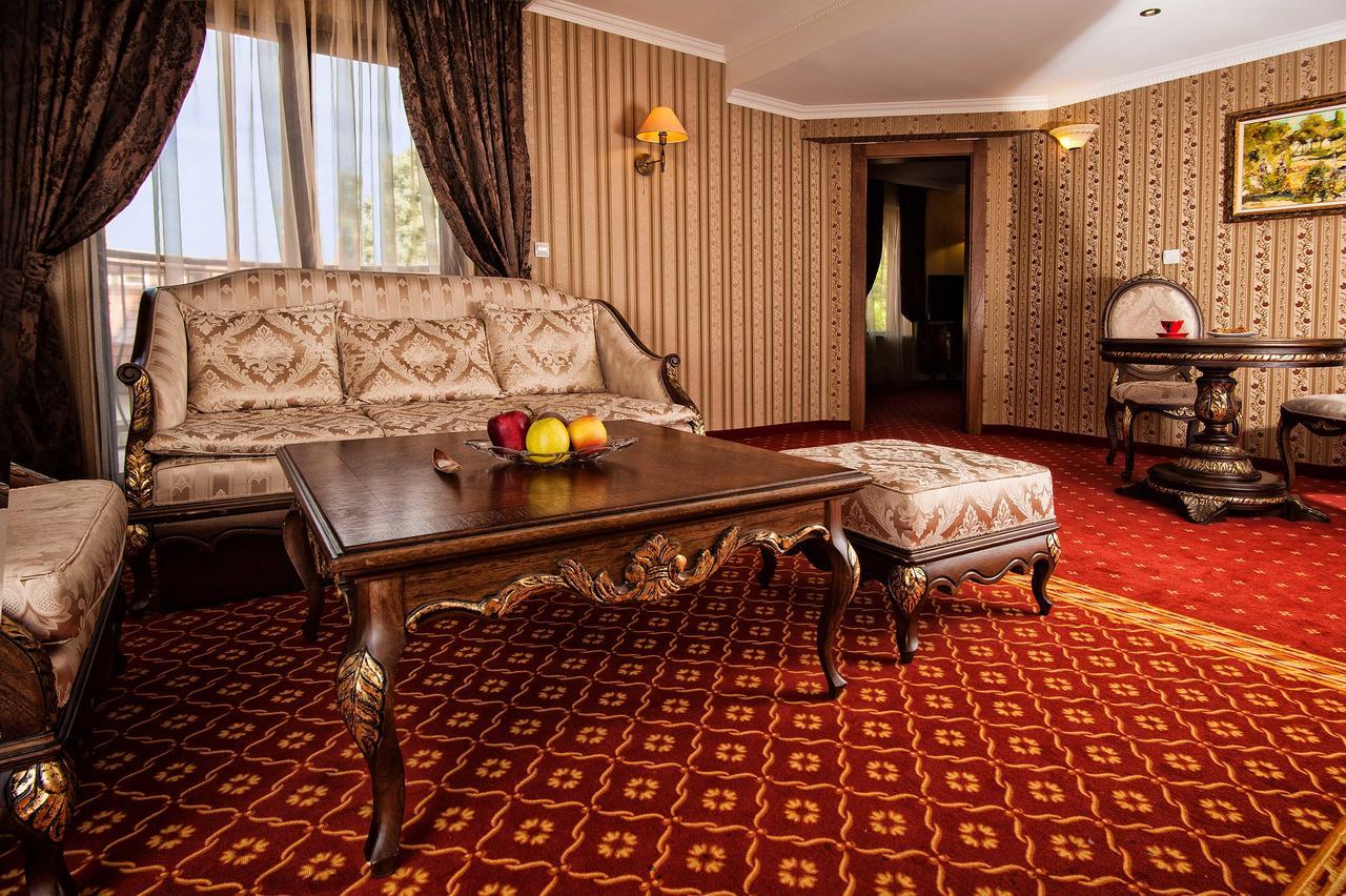 Hotel Chinar Hisarya Eksteriør billede