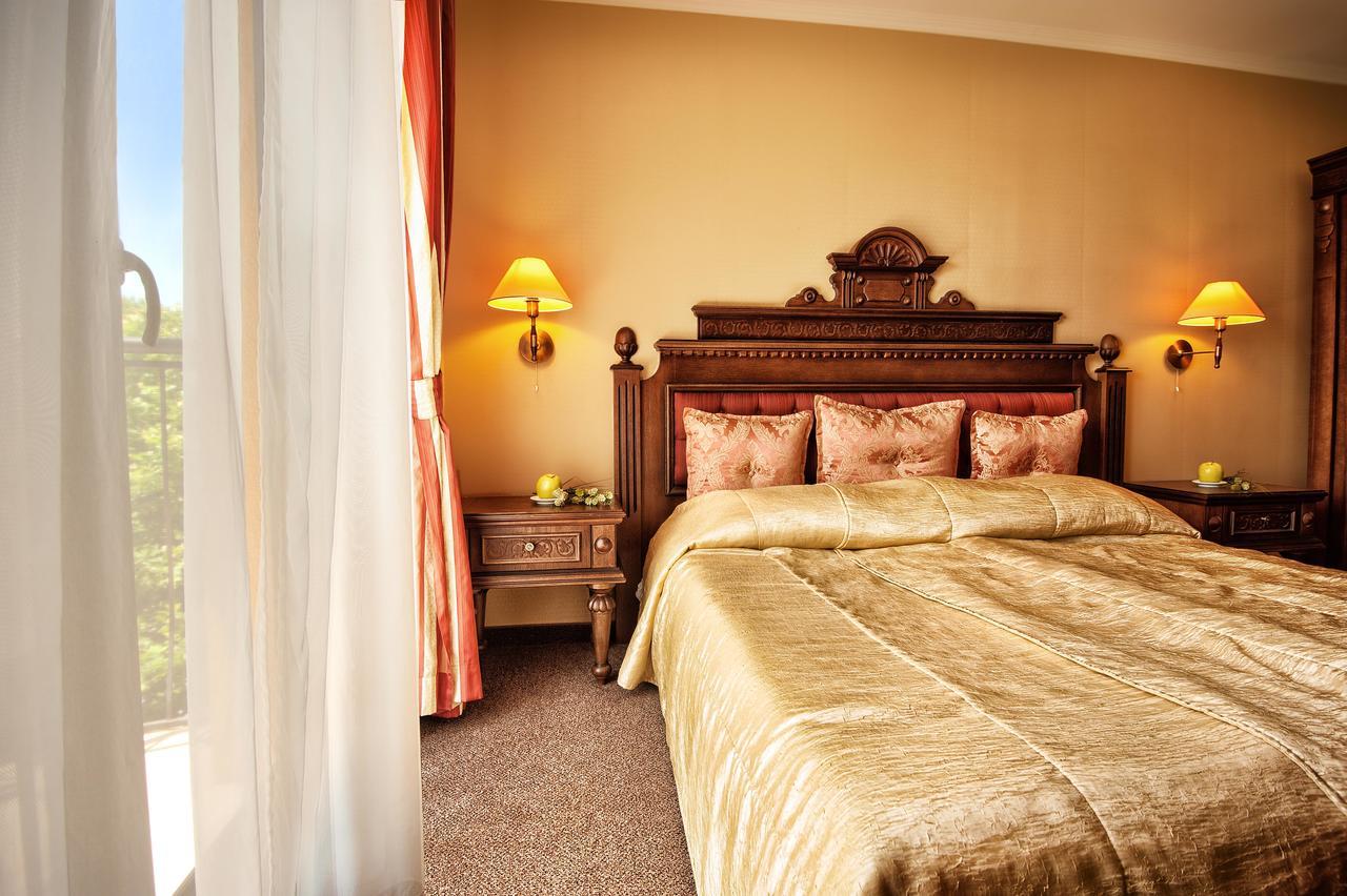 Hotel Chinar Hisarya Eksteriør billede
