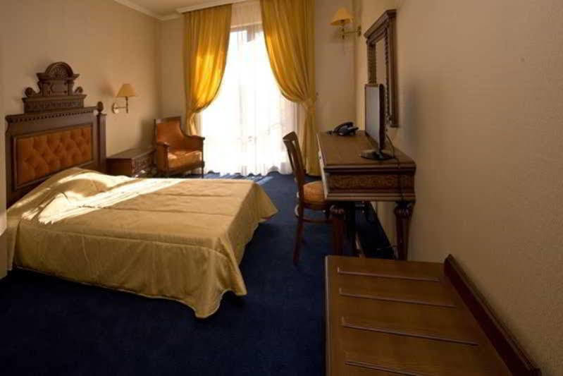Hotel Chinar Hisarya Eksteriør billede